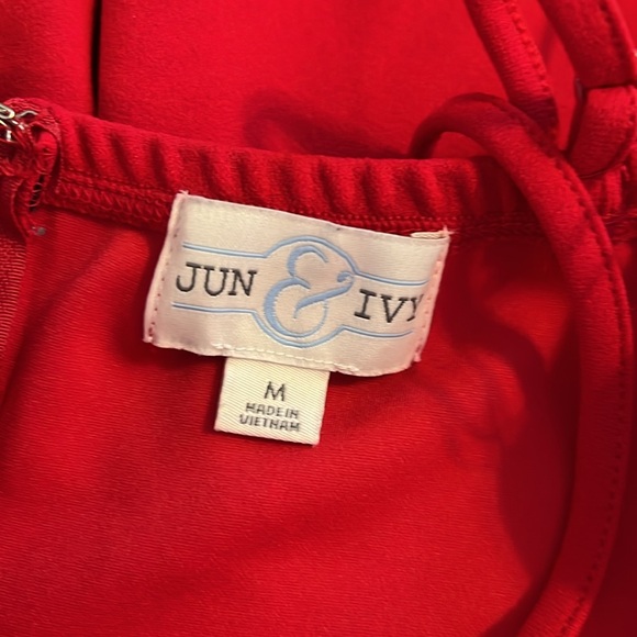 Red dress - Picture 3 of 3